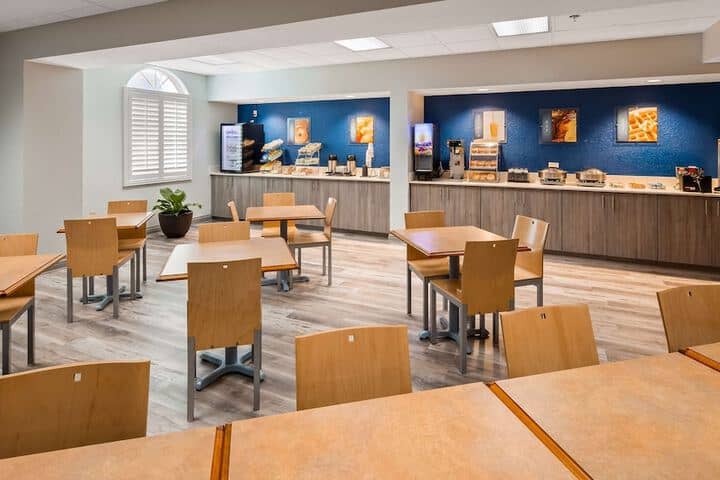 Breakfast area